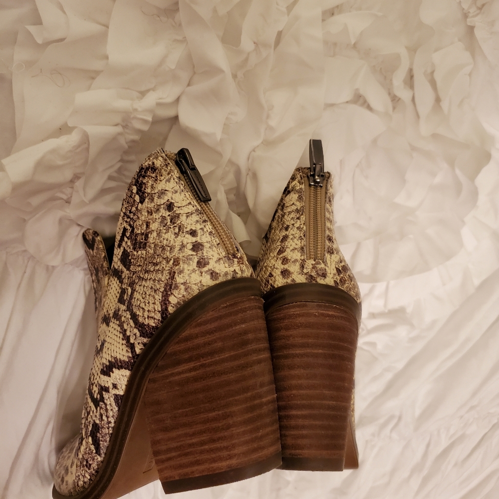 NIB Vince Camuto | Snakeskin Heel western ankle boot - Picture 6 of 7